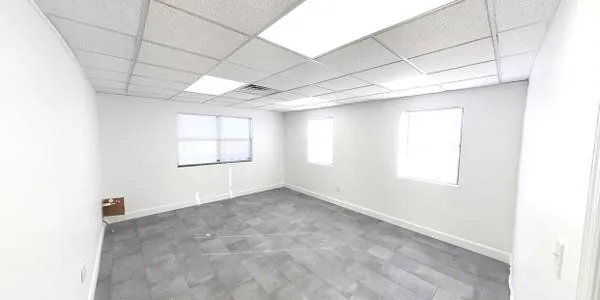 150ft2 - Office spaces for lease, from 105-255 sf (Miami) — thumbnail 2