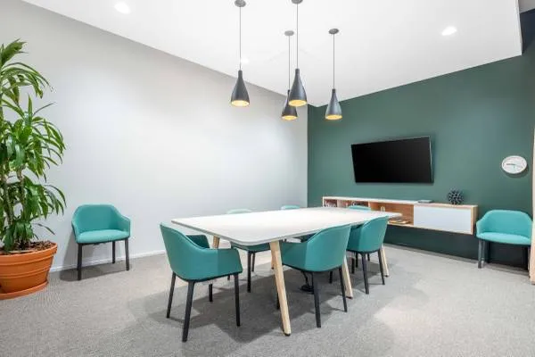 Reconfigure seating, tech & layout – make it yours — thumbnail 2