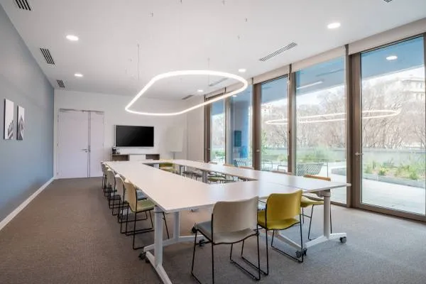 Reconfigure seating, tech & layout – make it yours — thumbnail 3