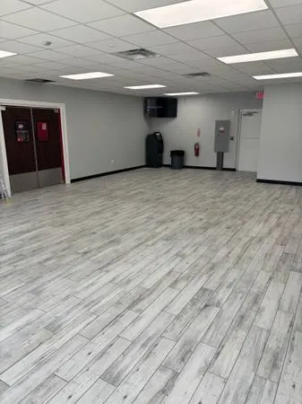 $2,500 / 980ft2 - COMMERCIAL SPACE VILLAGES/LADY LAKE (Lady Lake) 1124 County Road 25, Lady Lake, FL 32159 — thumbnail 2
