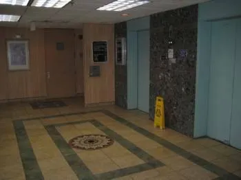 Bank Of America $895 Office space or hair salon for rent — thumbnail 3