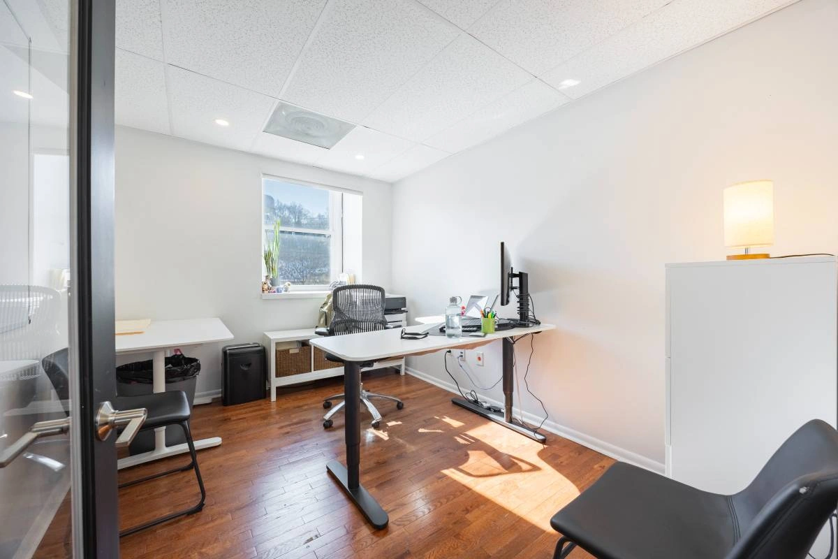 $795 / 525ft2 - Office Space Available Main St Manayunk — thumbnail 4