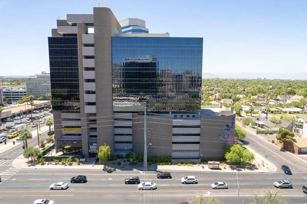 $329 Productive Workspace: Dedicated Desks for Lease in Phoenix — thumbnail 3