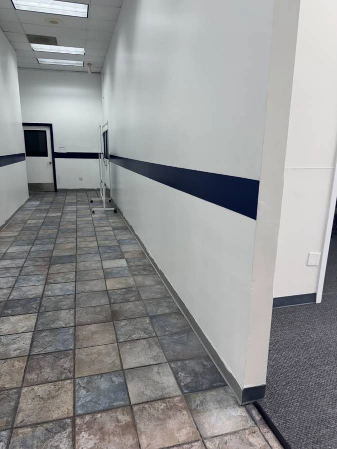 WAREHOUSE SPACE FOR LEASE at South Everett — thumbnail 4