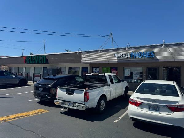 Retail & Warehouse for Lease – Near Everett Mall & I-5 — thumbnail 4
