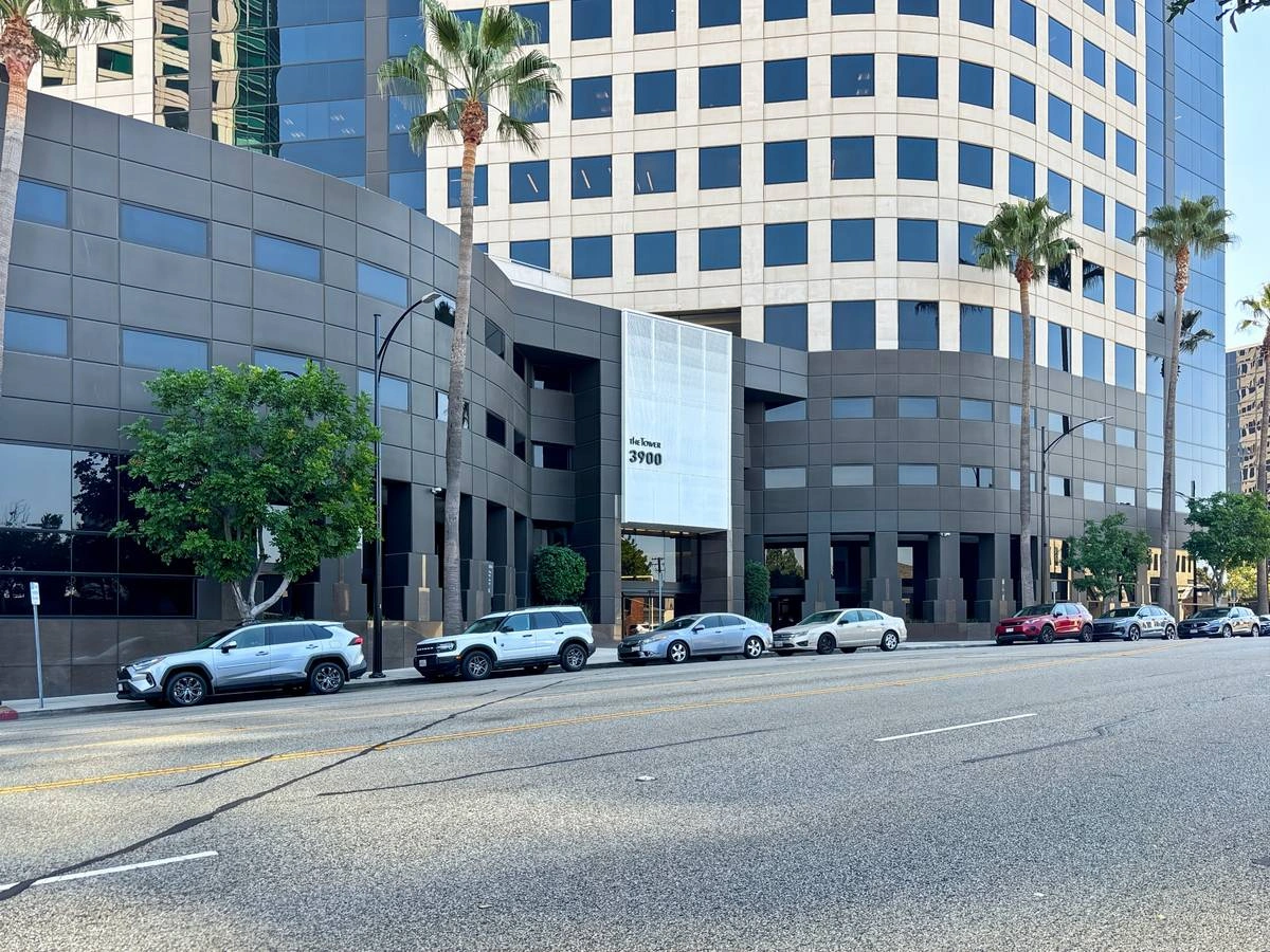 $14,727 Want flexible terms? Fully furnished office available. — thumbnail 2