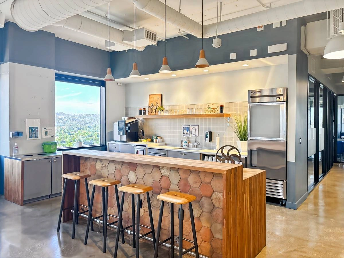 $14,727 Want flexible terms? Fully furnished office available. — thumbnail 5