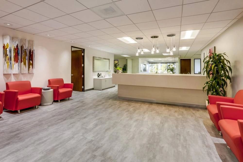 $800 / 91ft2 - August Move-In: Office Space - Burbank — thumbnail 2