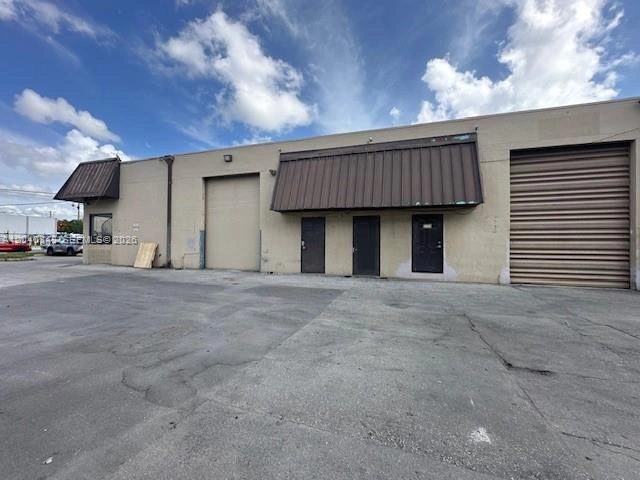 Industrial Warehouse with Office Mezzanine — photo 1